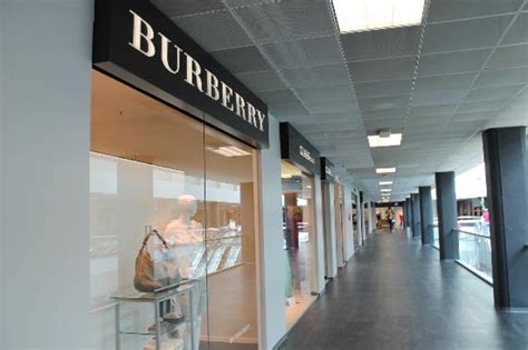 outlet mendrisio foxtown burberry|burberry outlet sanremo.